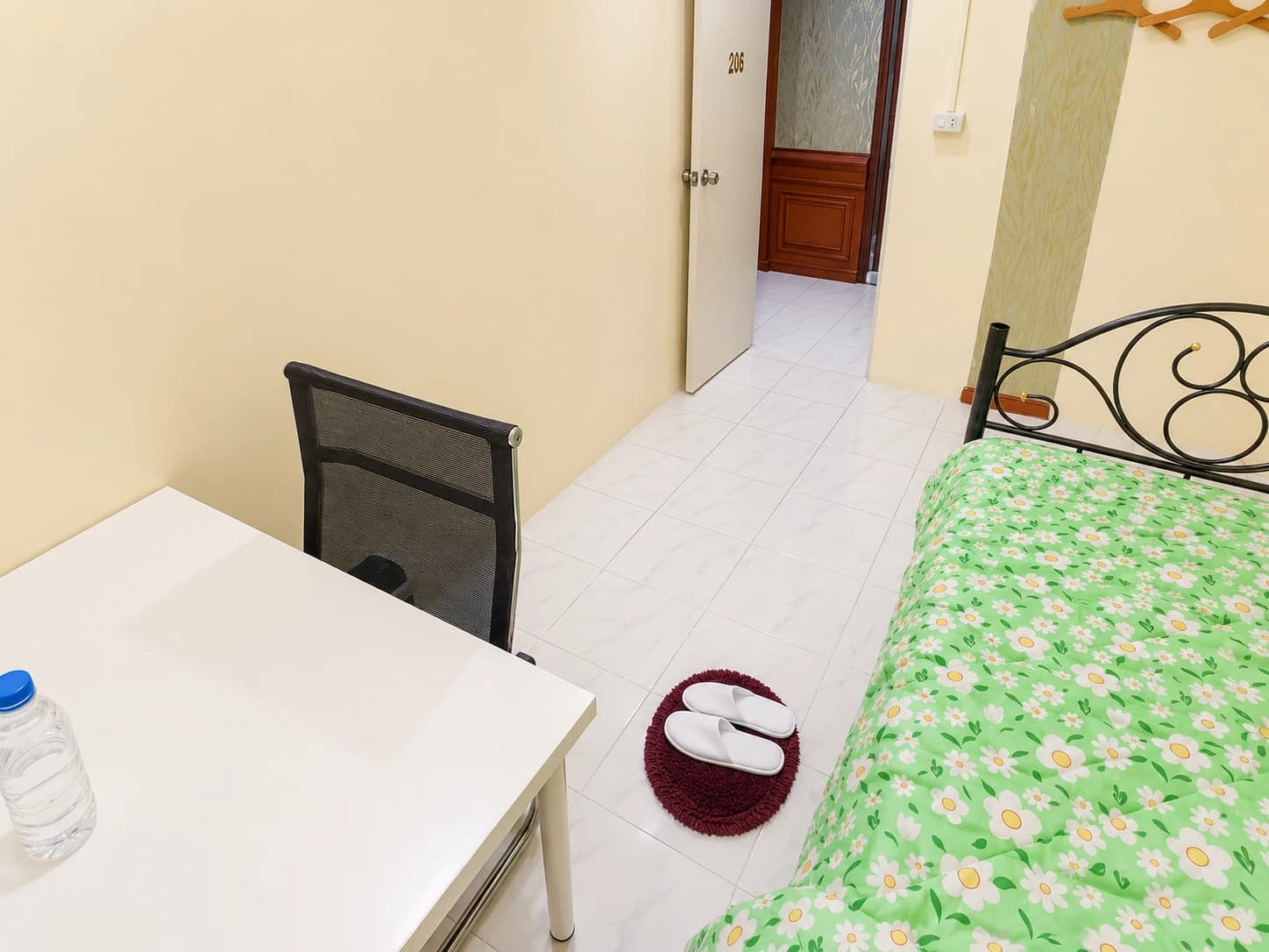 Standard Single Room view 9